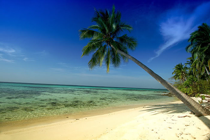 Pulau Karimunjawa yang Tidak Berpenghuni